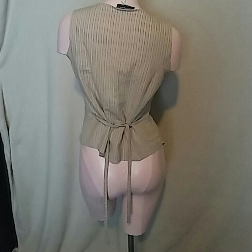 Vest - Picture 2 of 3